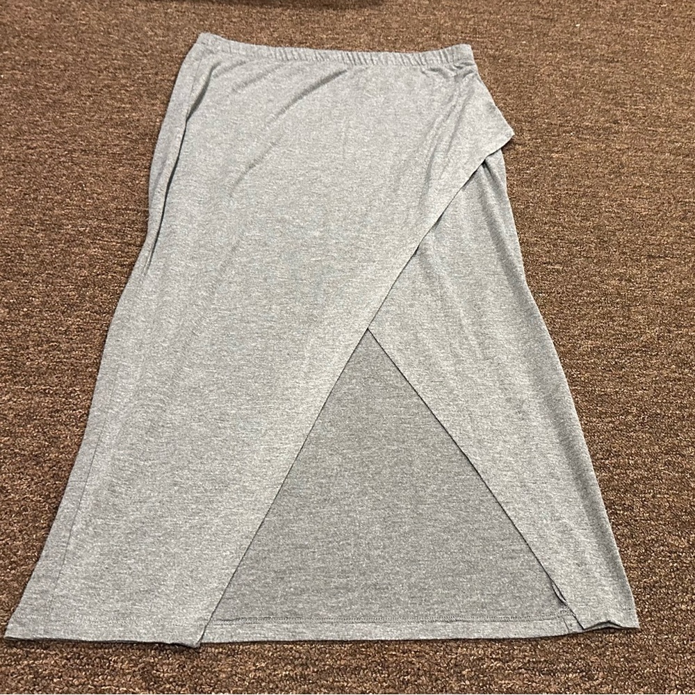 EUC Ladies H&M grey skirt Sz L casual long ooen bottom